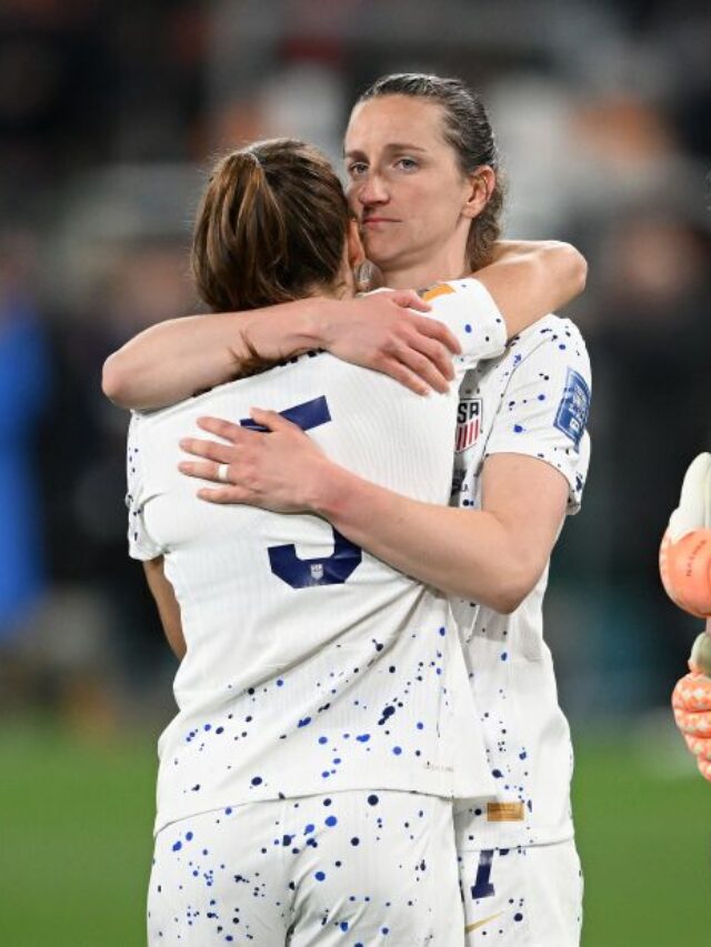 cropped-USA-team-sad-after-defeat.jpg